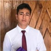 Joven instructor con experiencia enseñando artes marciales y materias escolares. Clases para niños y adolescentes